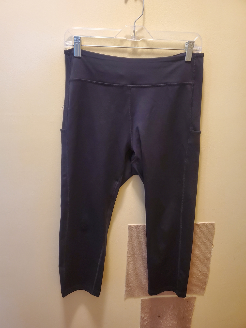 Tek Gear Black Women's Cropped Capri Leggings